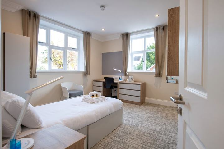 Room 16 of 27