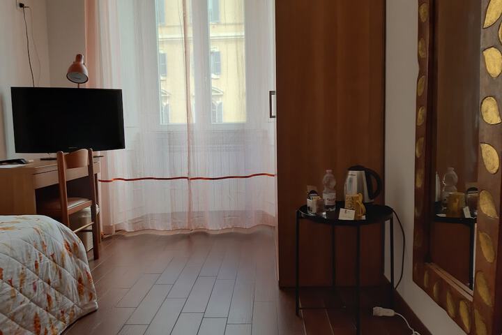 Room 6 of 36
