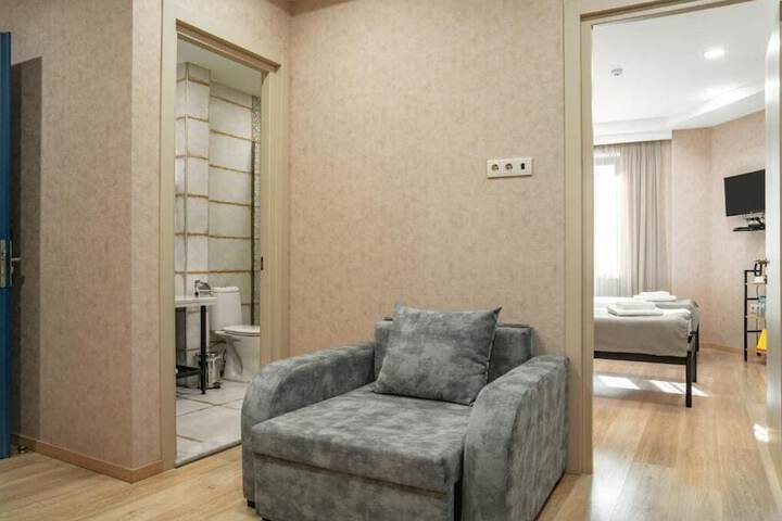 Room 21 of 68