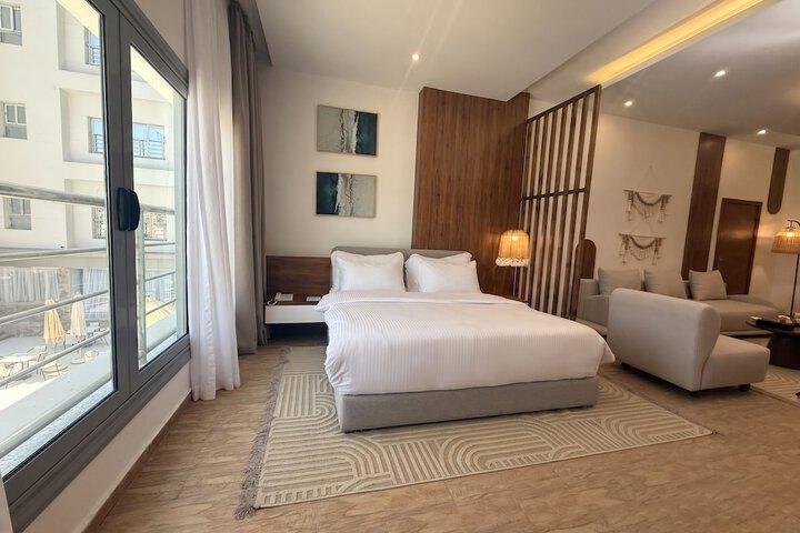 Room 32 of 146