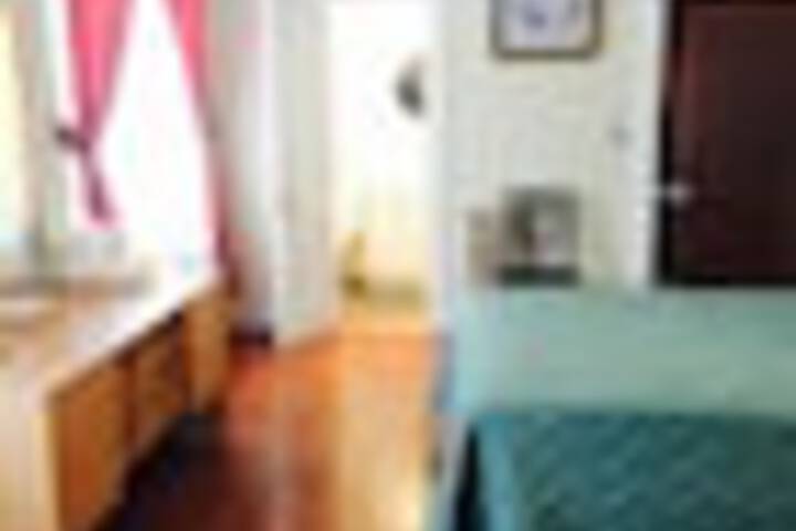 Room 83 of 246