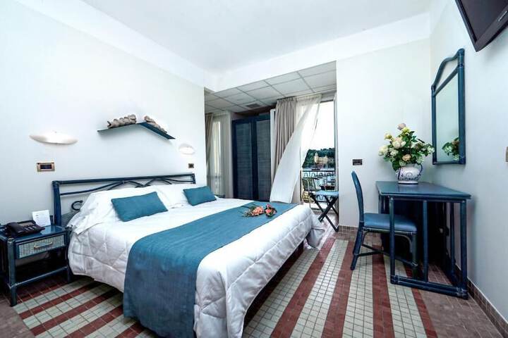 Room 19 of 40