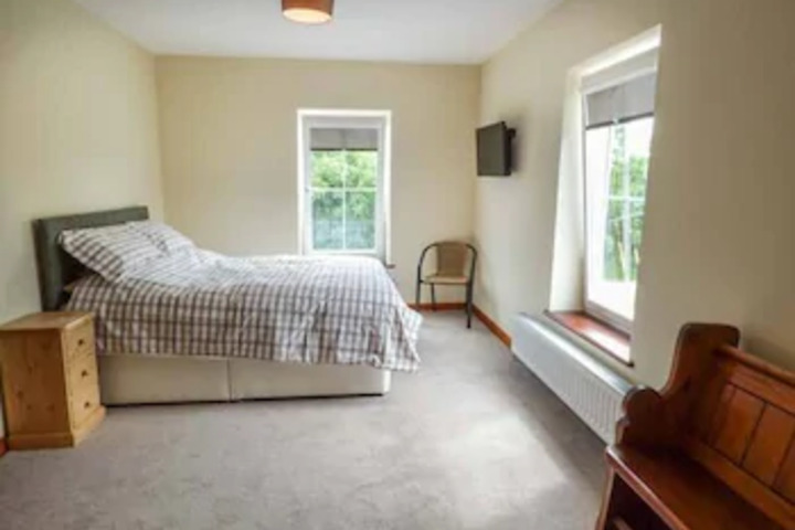 Room 3 of 7
