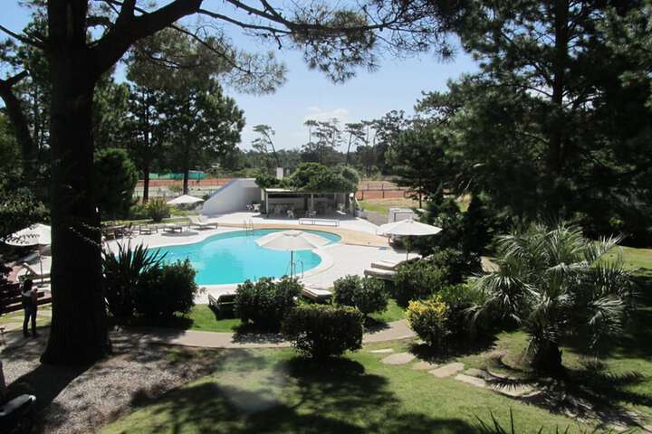 Pool 51 of 65