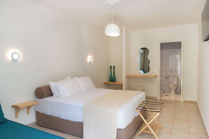 Room 2 of 27