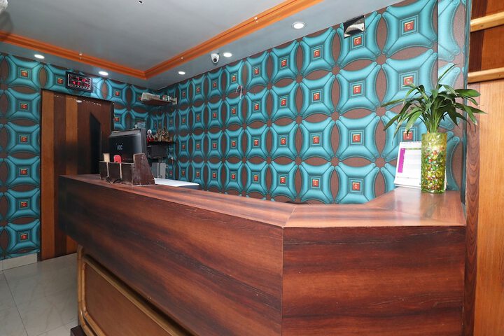 OYO 33455 Hotel Shivam