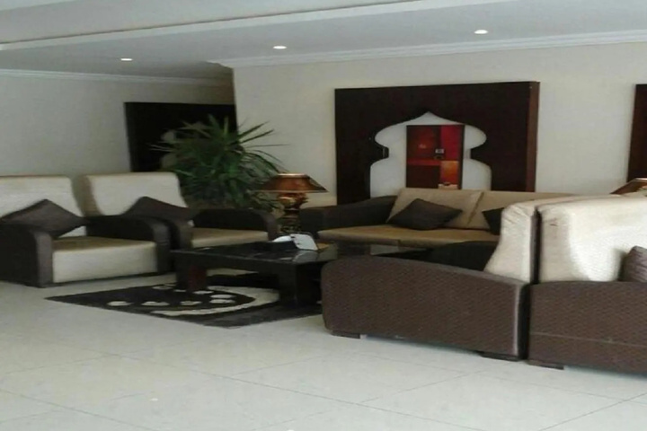 Room 4 of 7