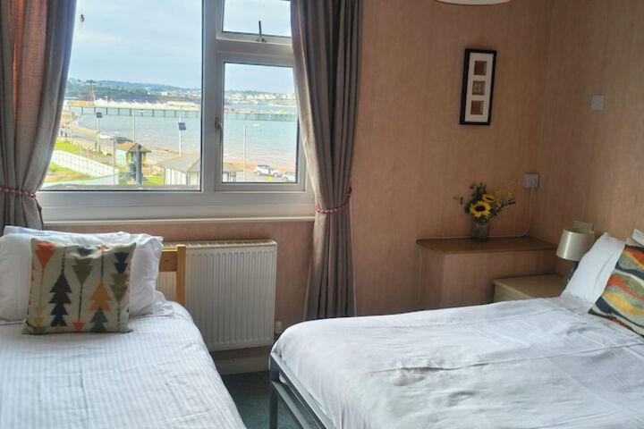 Room 104 of 184
