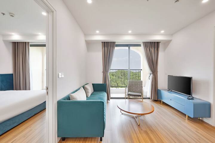 Room 323 of 501