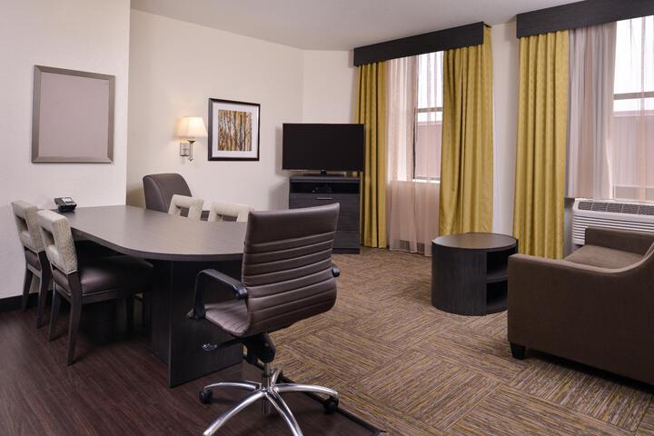 1 Queen Bed Studio Suite (9 of 20)