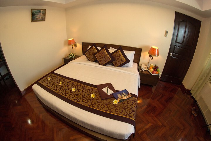Room 13 of 69