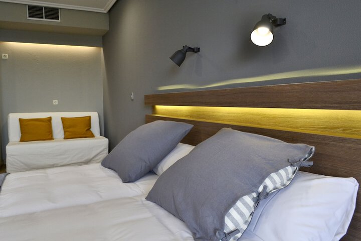 Room 8 of 40