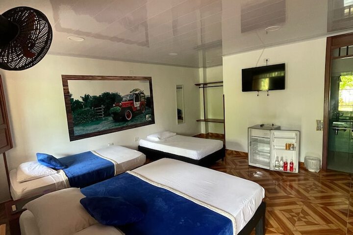 Room 13 of 38