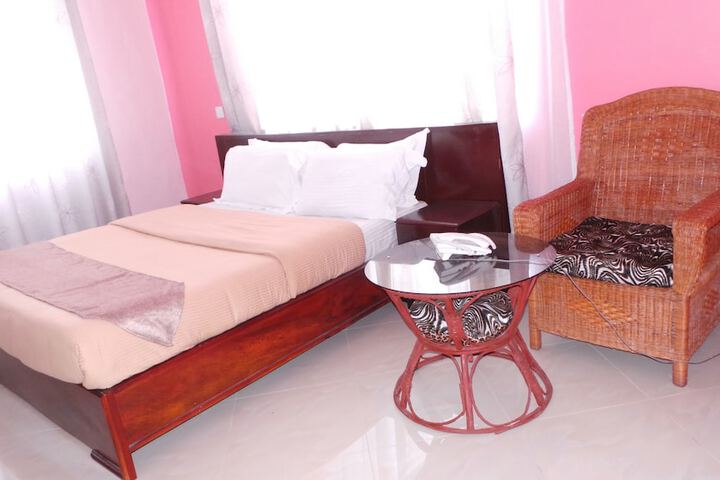Room 8 of 26