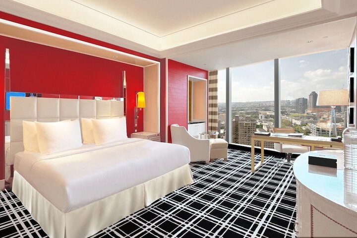 Room 18 of 42