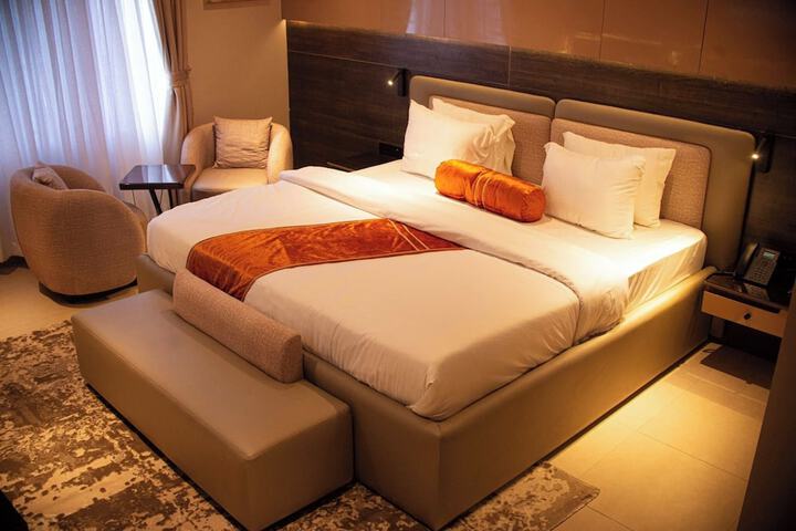 Room 3 of 36