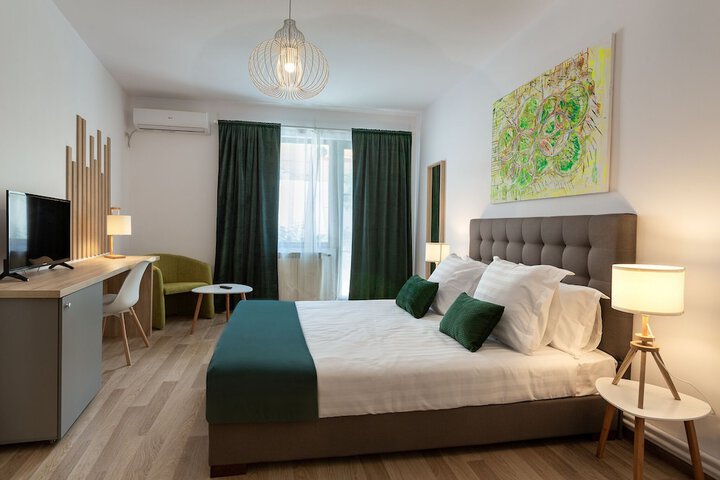 Room 15 of 31
