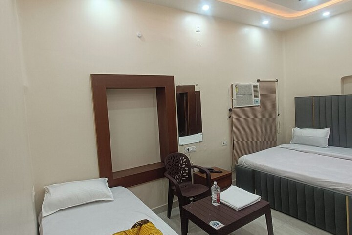 Room 15 of 19