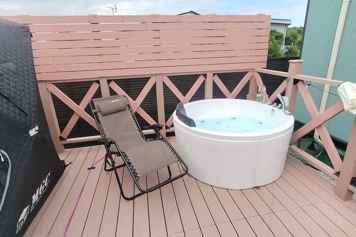 Hot Tub 68 of 84
