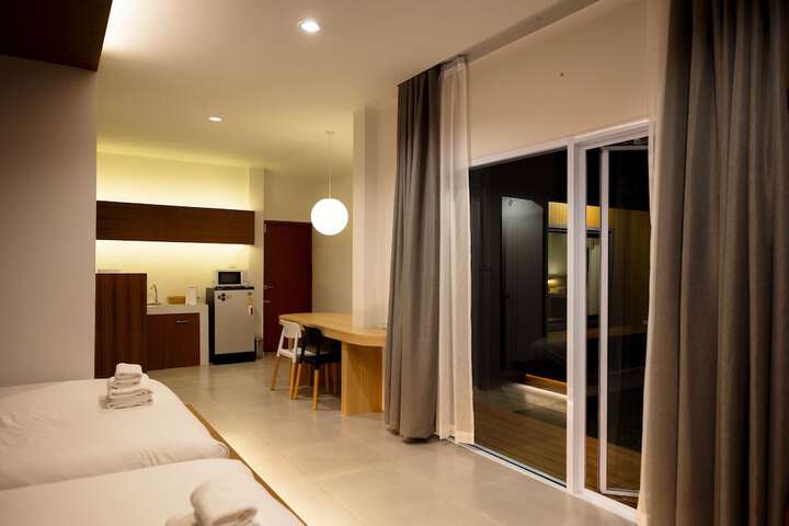 Room 15 of 103