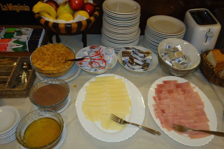 Breakfast/Coffee Service 70 of 81