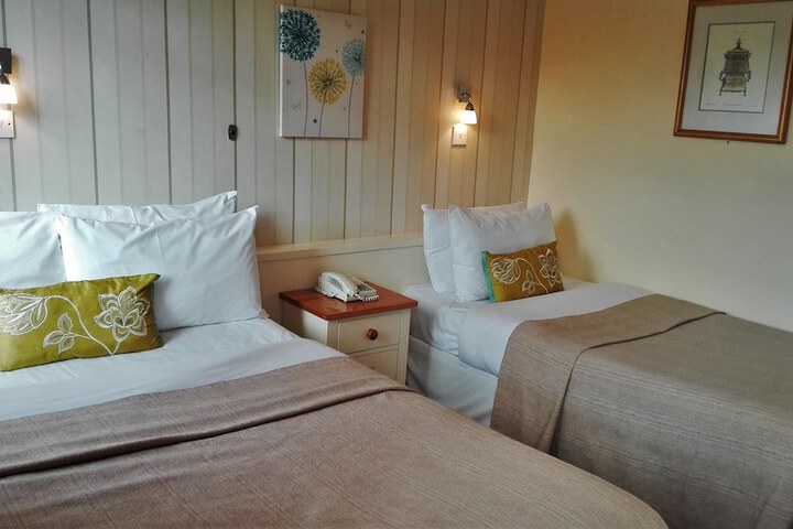 Room 6 of 44