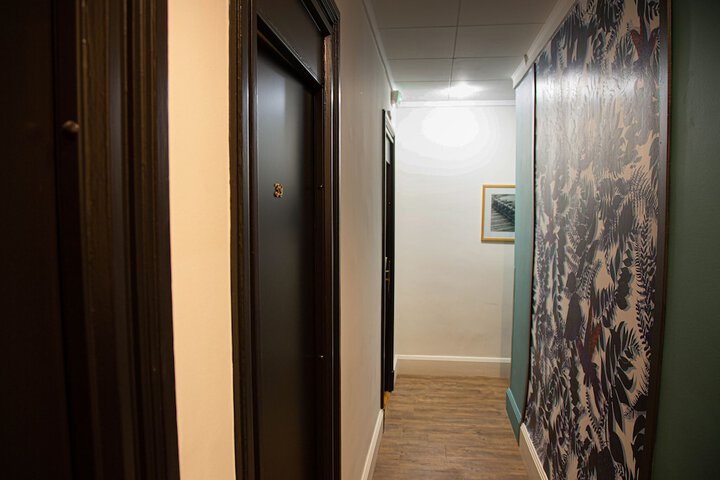 Handrails in hallways