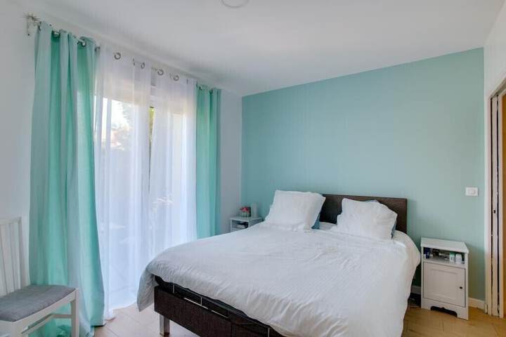 Room 5 of 28