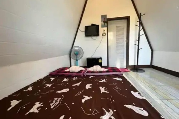Room 4 of 41