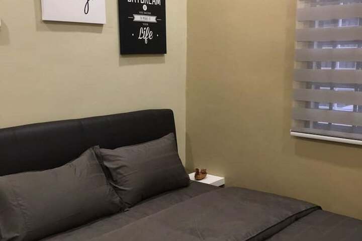 Room 4 of 17