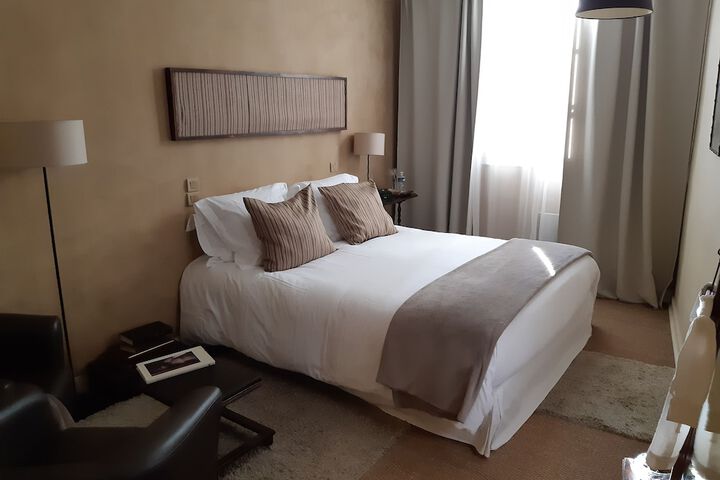 Room 4 of 32