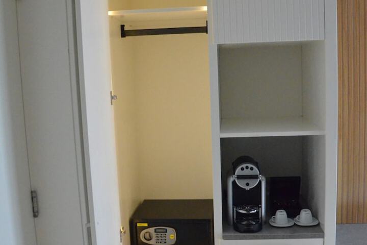 Room 7 of 91