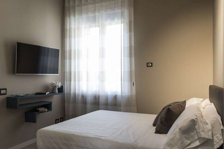 Room 3 of 27