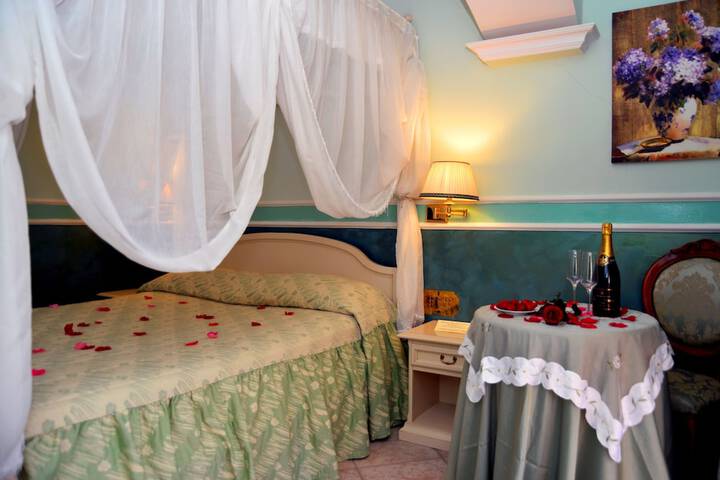 Room 14 of 73