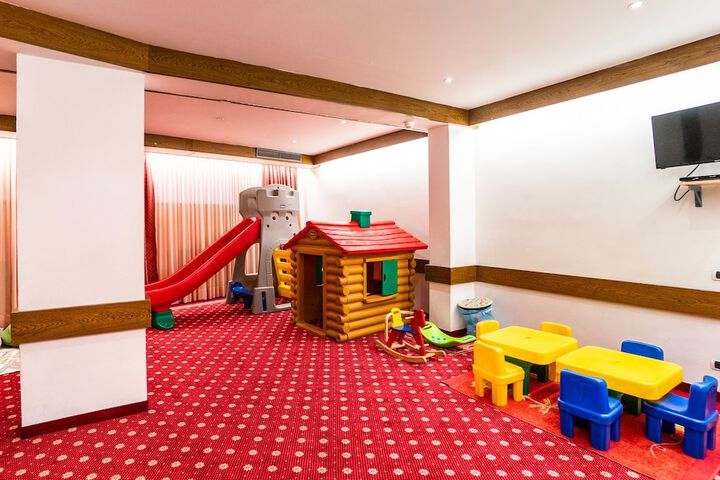 Room 23 of 97
