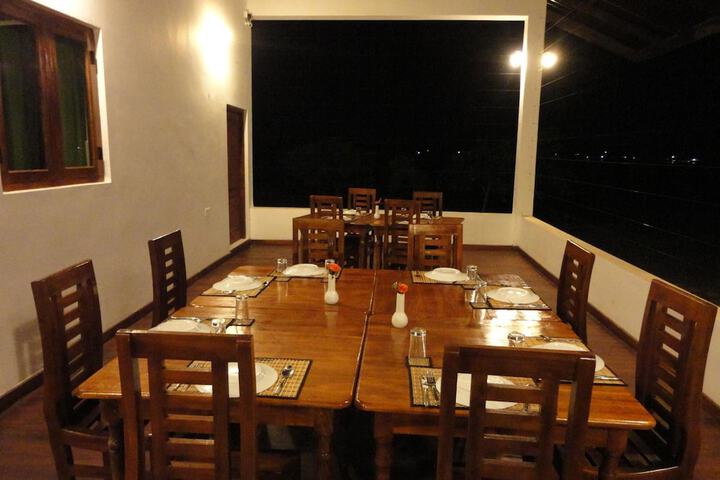 Dining 25 of 55
