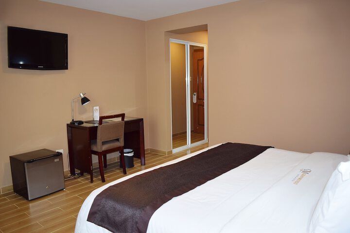 Room 32 of 62