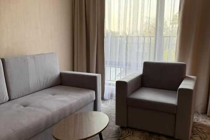 Room 16 of 33