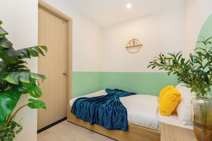 Room 48 of 299
