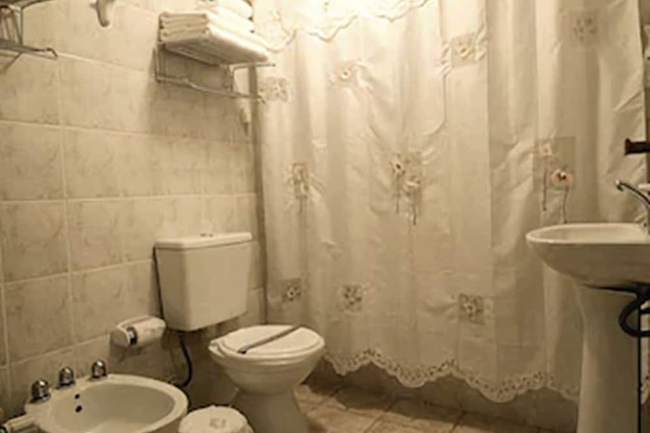 Room 9 of 12