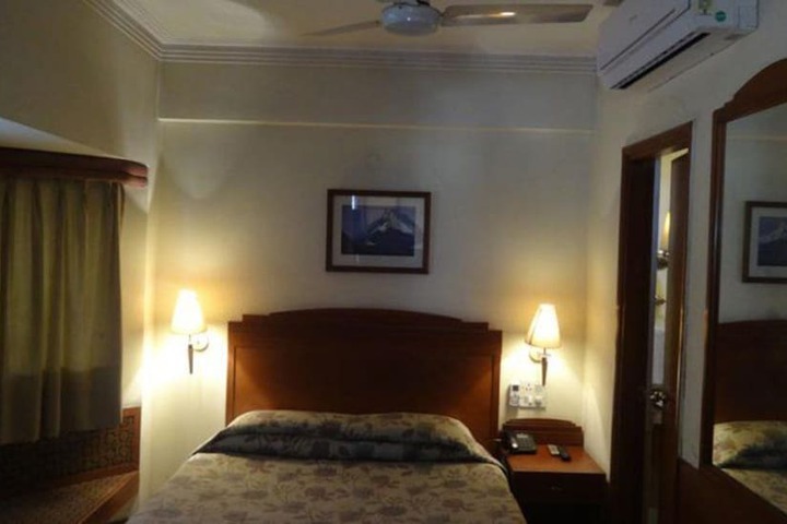 Room 20 of 108