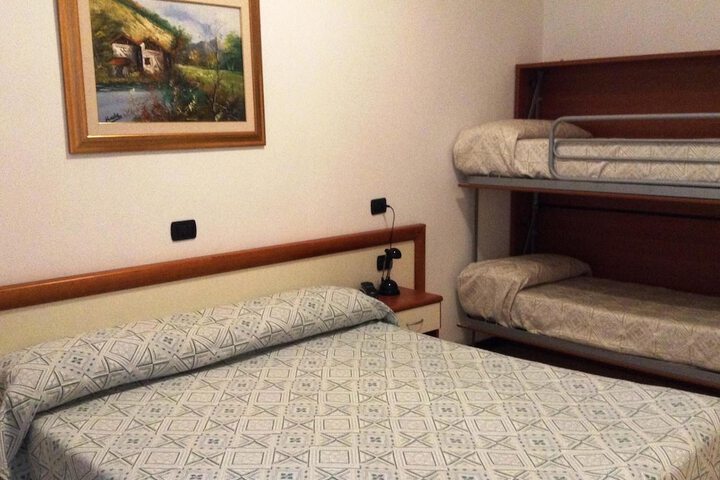 Room 16 of 35