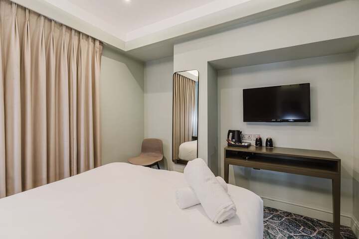 Room 71 of 263