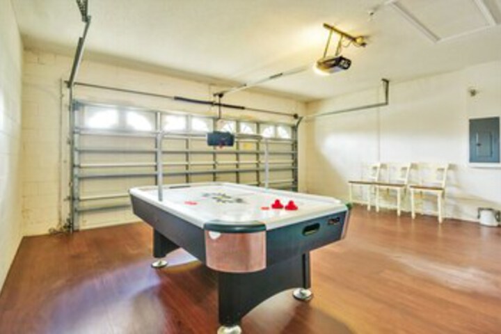 Room 50 of 83