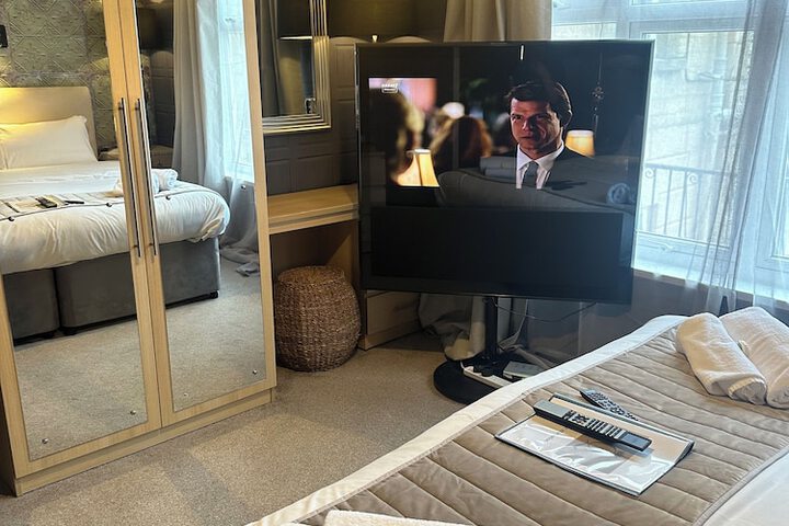 Room 95 of 171