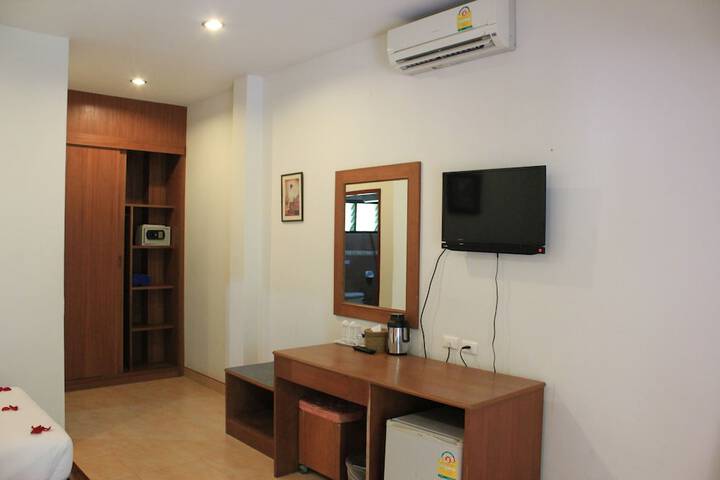 Room 18 of 116