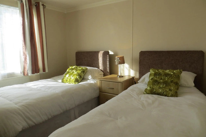 Jolie Lodge on Manor Park