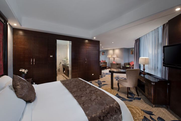 Room 15 of 65