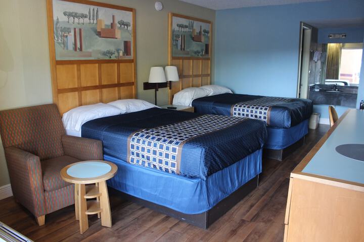 2 Double Beds (10 of 19)