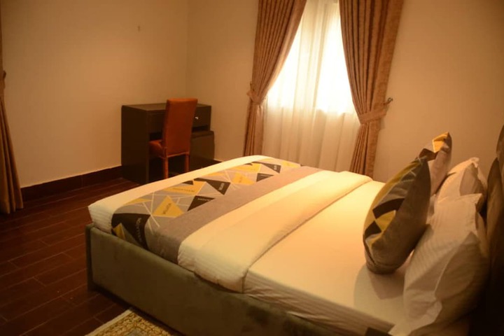 Room 9 of 19